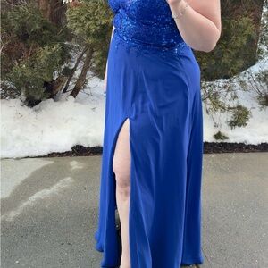 Elegant Blue Evening Gown